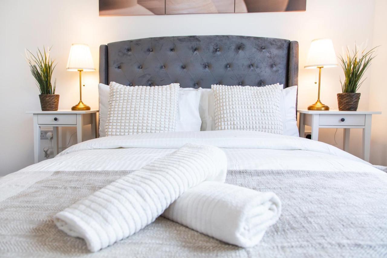 Cozy Townhouse In The Heart Of Greater Manchesterヴィラ エクステリア 写真