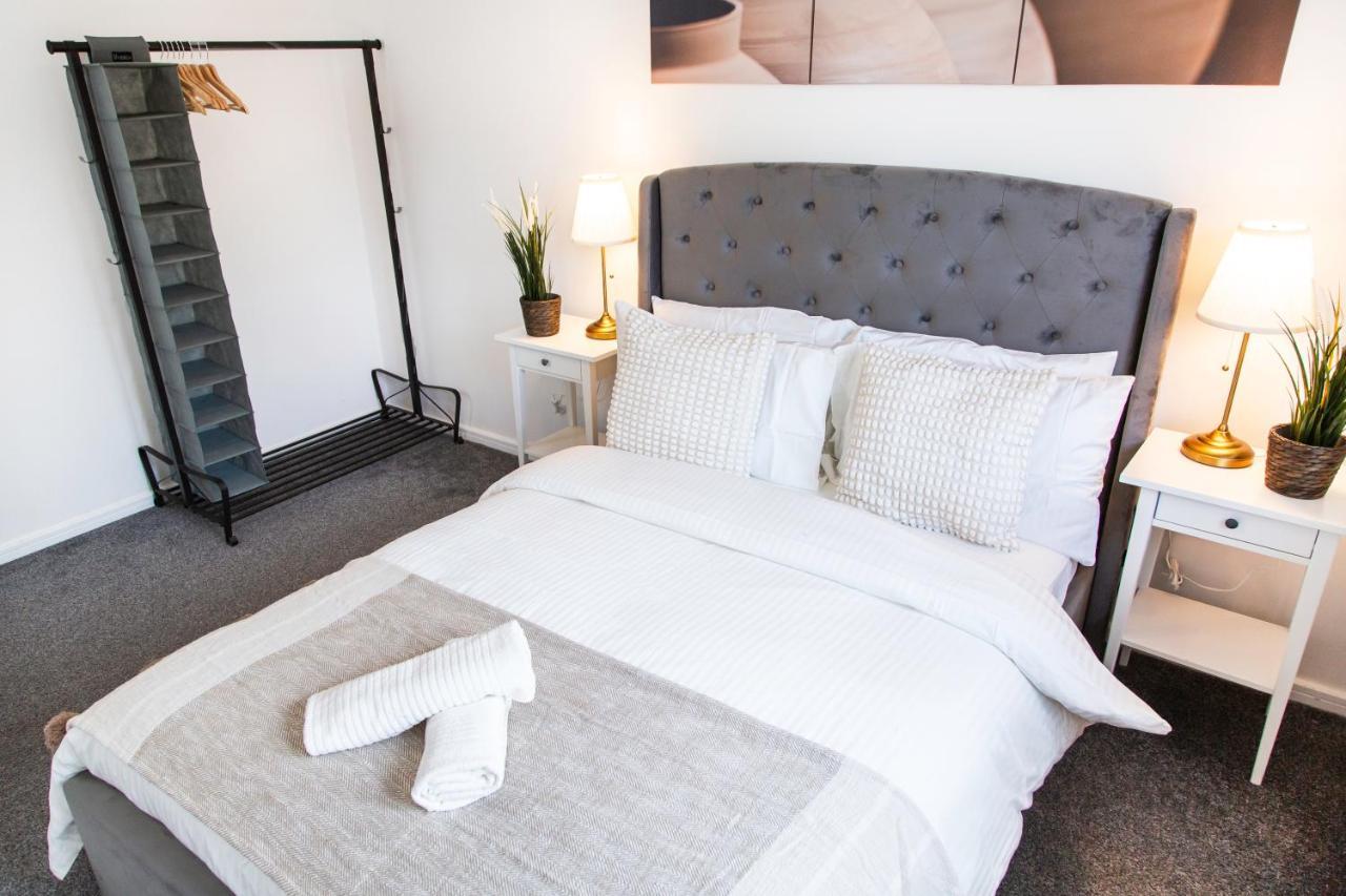 Cozy Townhouse In The Heart Of Greater Manchesterヴィラ エクステリア 写真