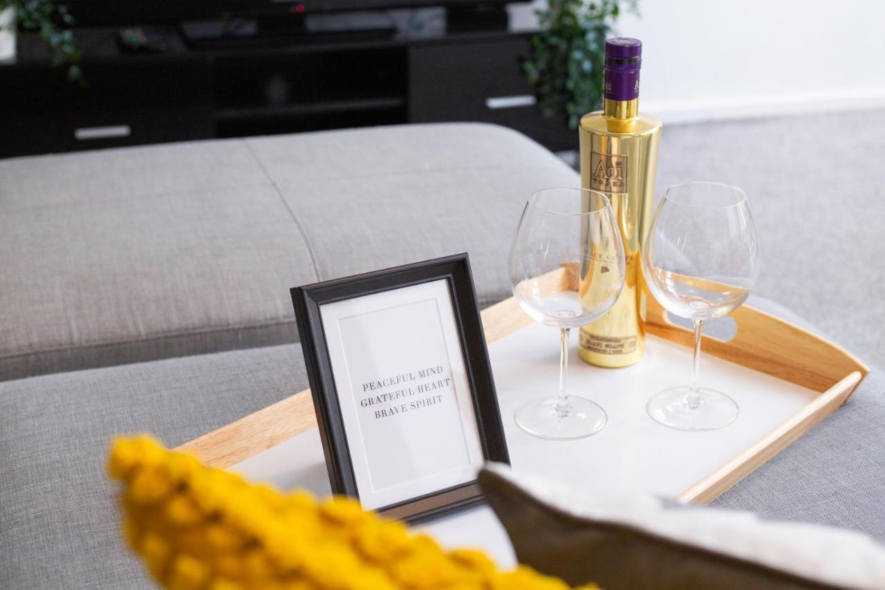Cozy Townhouse In The Heart Of Greater Manchesterヴィラ エクステリア 写真