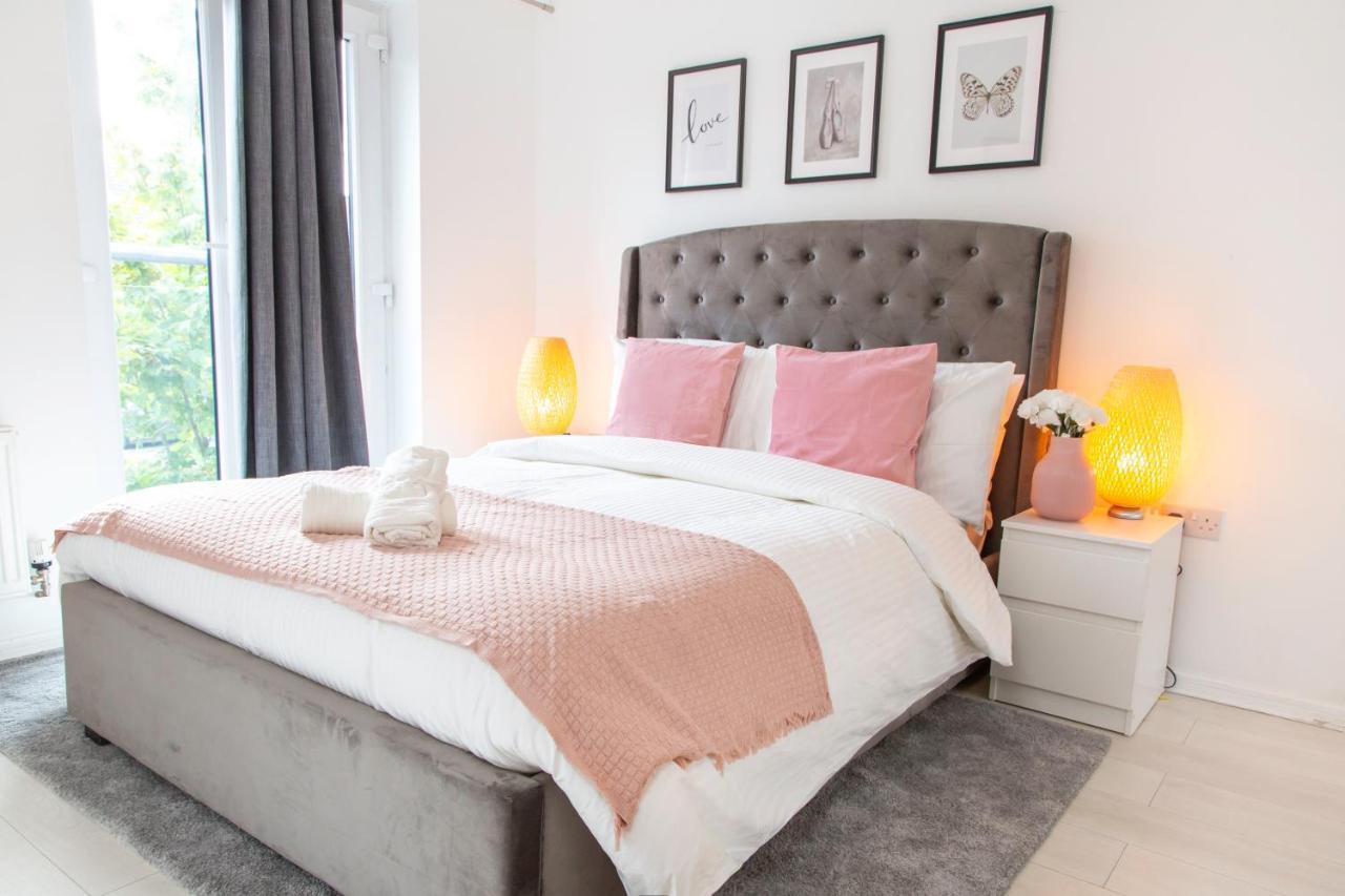 Cozy Townhouse In The Heart Of Greater Manchesterヴィラ エクステリア 写真