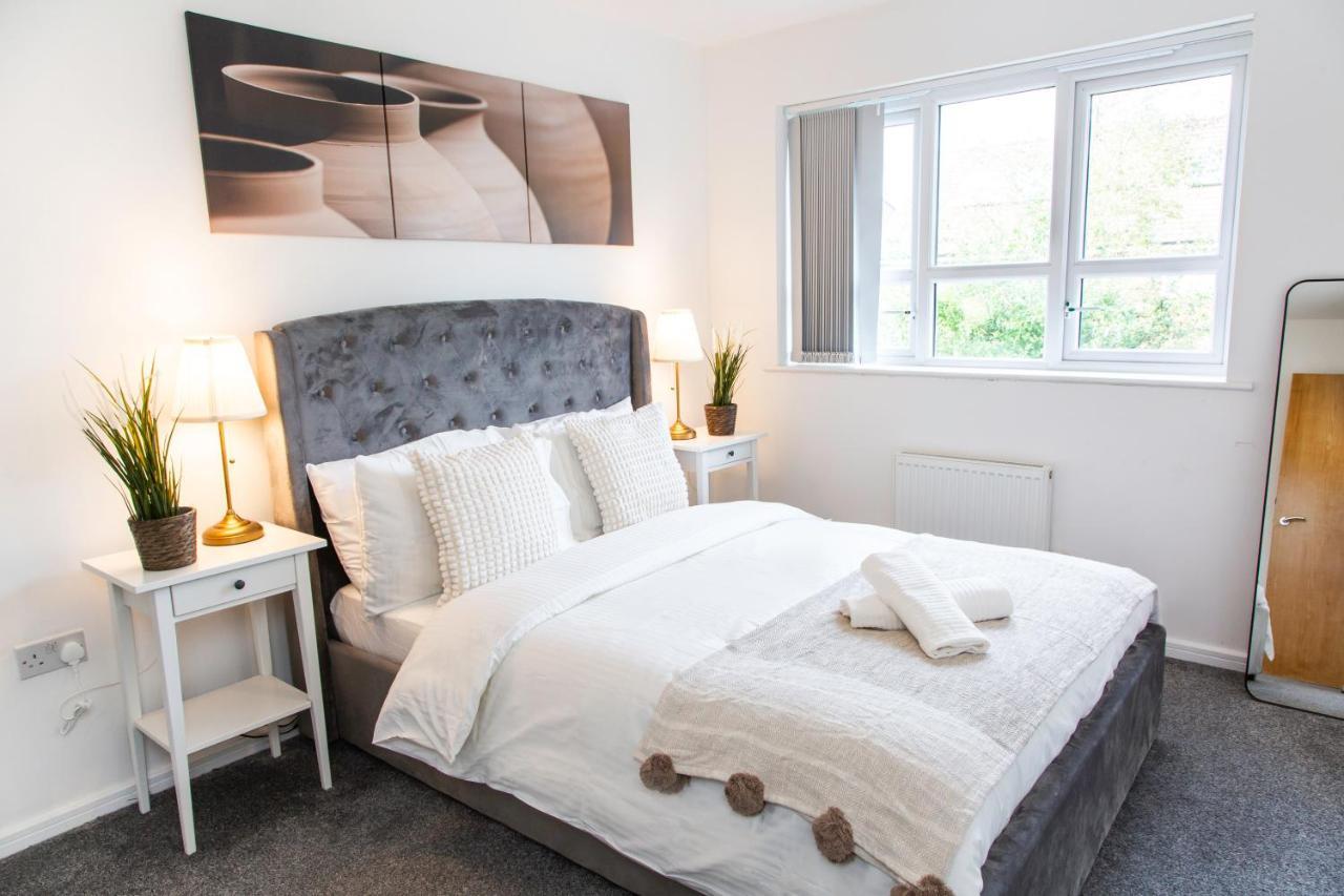 Cozy Townhouse In The Heart Of Greater Manchesterヴィラ エクステリア 写真